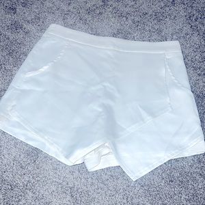 Silk white skort